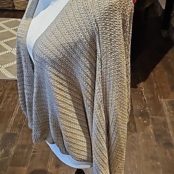 Kakahi colored shrug sweater one size fits most - Picture 3 of 6